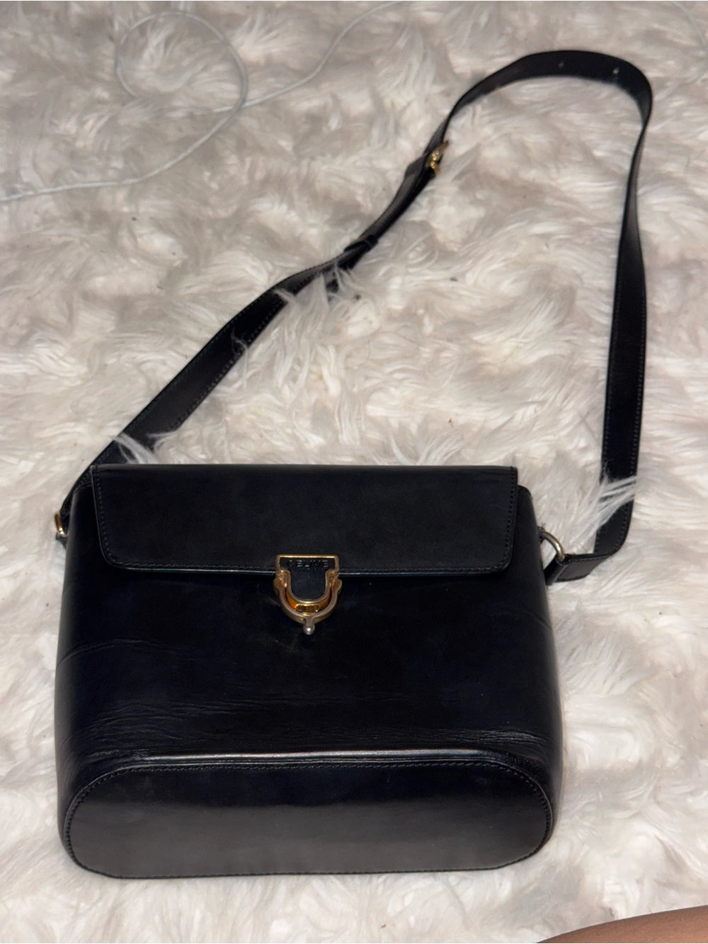 VINTAGE CELINE CRÉCY HORSE CARRIAGE CLASP BLACK LEATHER CROSSBODY BAG